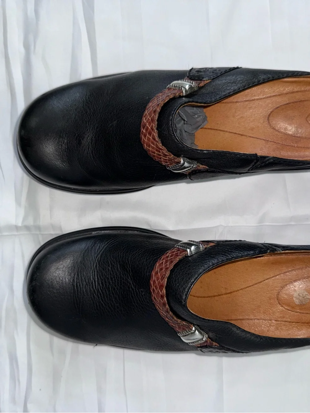 Ariat Black Leather Clogs Women’s 9 Slip-On with Brown Accent